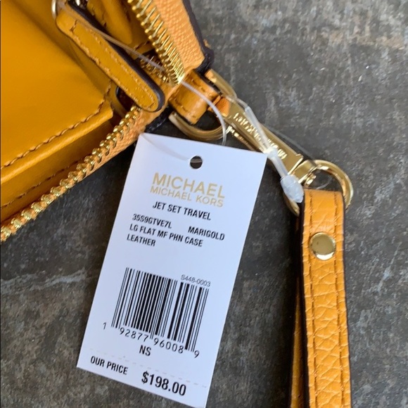 MICHAEL KORS JET SET TRAVEL LG FLAT MF PHN CASE - Picture 4 of 16